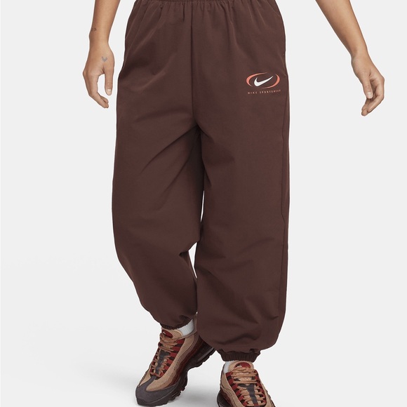 Nike Sportswear Women's Woven Jogger Pants - Picture 1 of 7